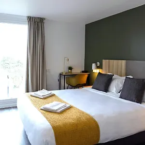 In 13 3*, Paris Fransa